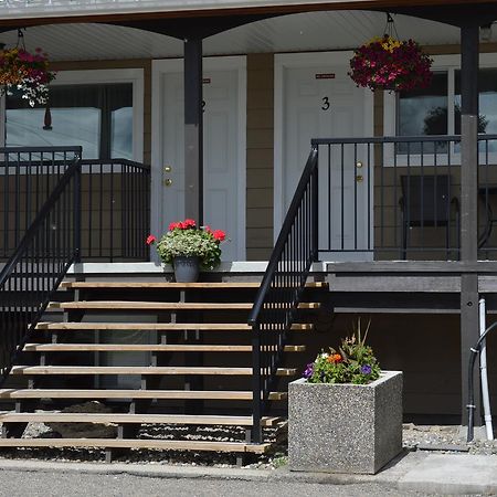 94 Motel&RV Park 100 Mile House Buitenkant foto